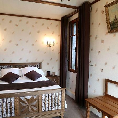 Le Robinson Bed & Breakfast Mezieres-sur-Oise Exterior photo