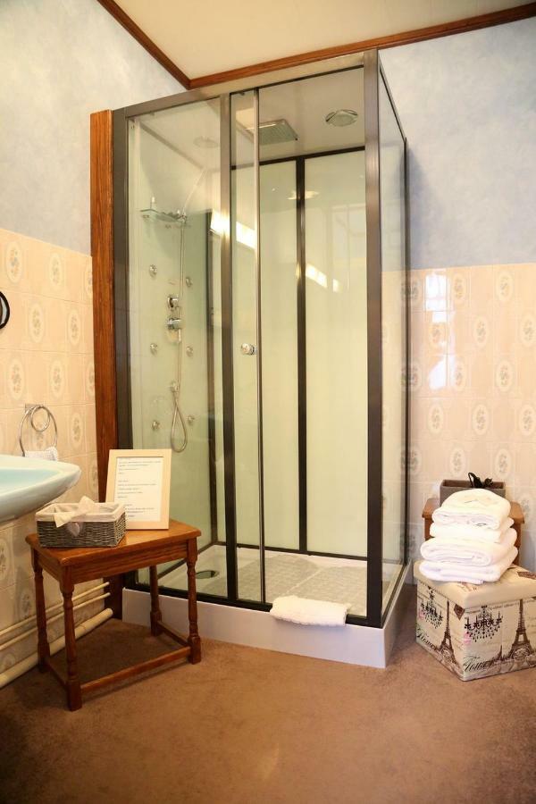 Le Robinson Bed & Breakfast Mezieres-sur-Oise Exterior photo
